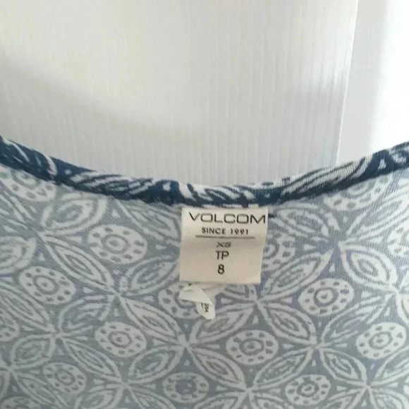 Volcom wrap dress size XS - Picture 4 of 7